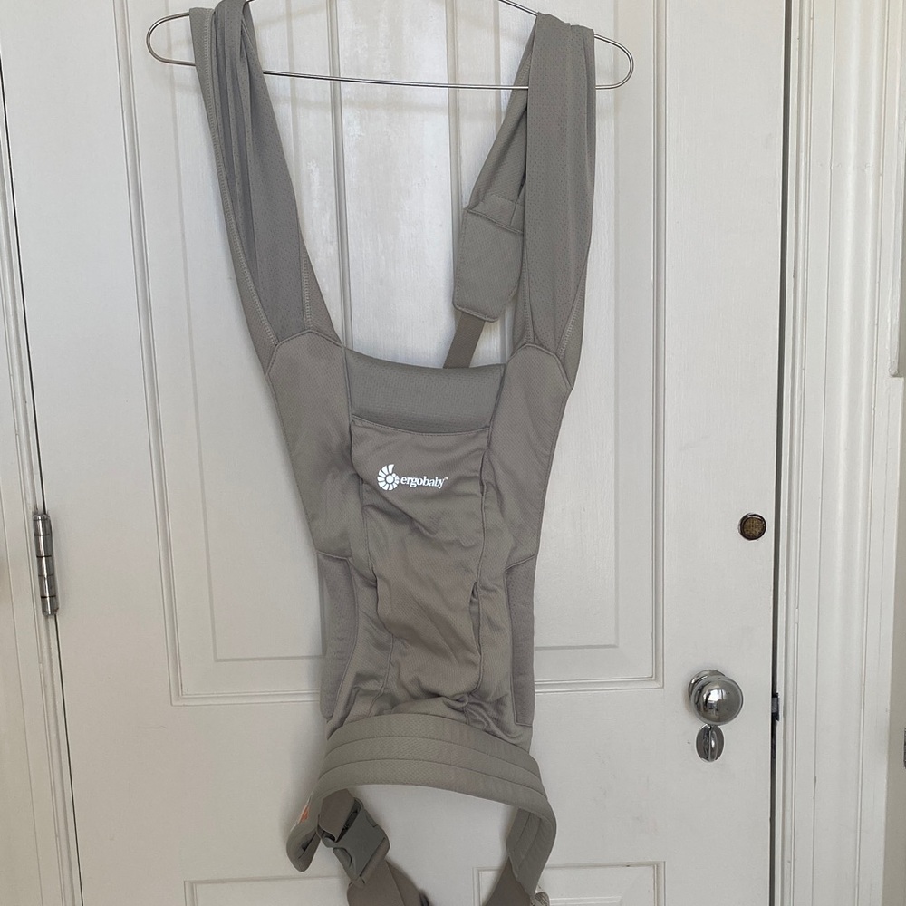 Ergobaby Embrace Soft Air Mesh in Gray